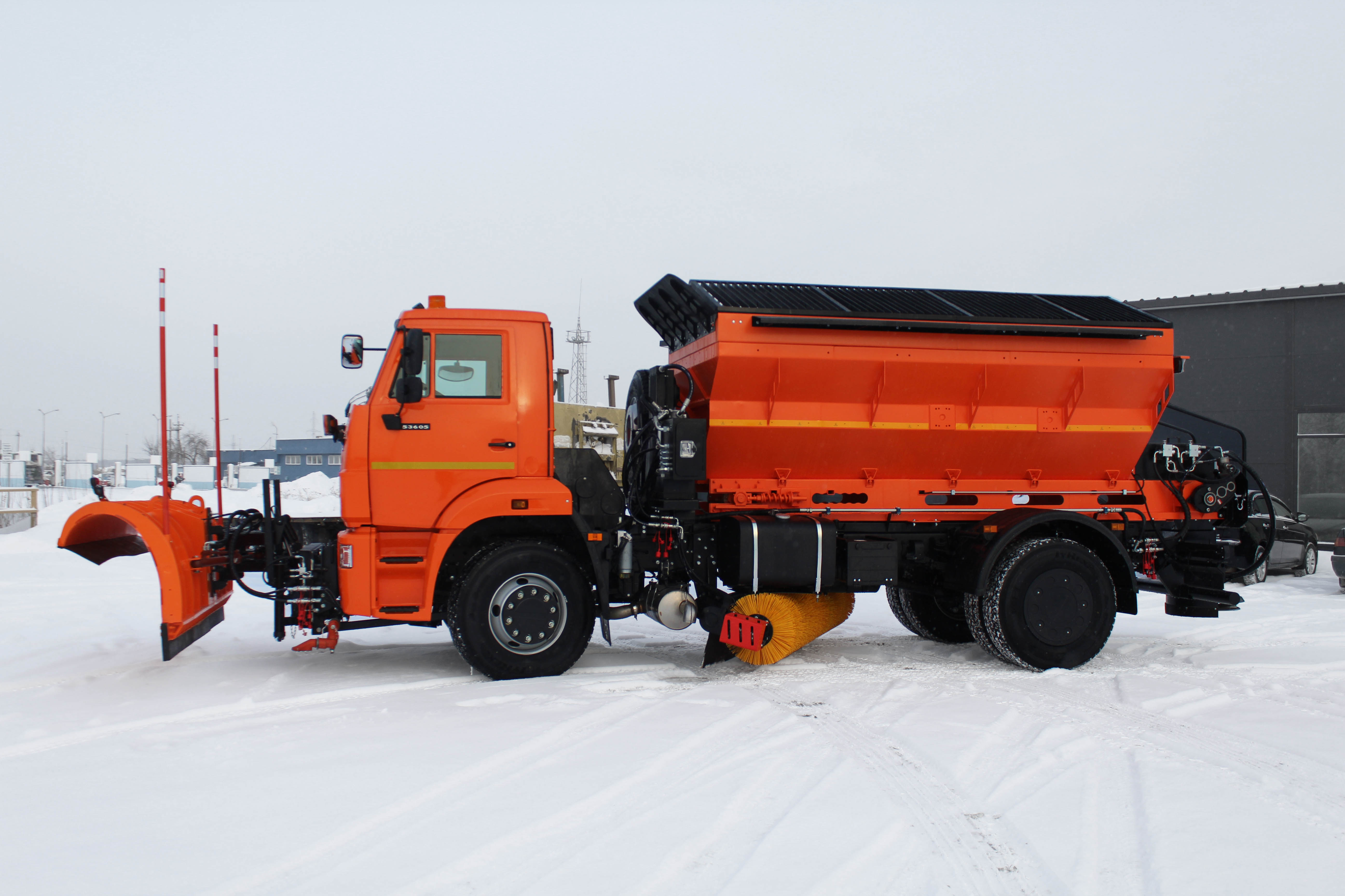 Комбинированная дорожная машина МДК 7.0 53605